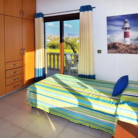 Villa Agios Ilias 1 *